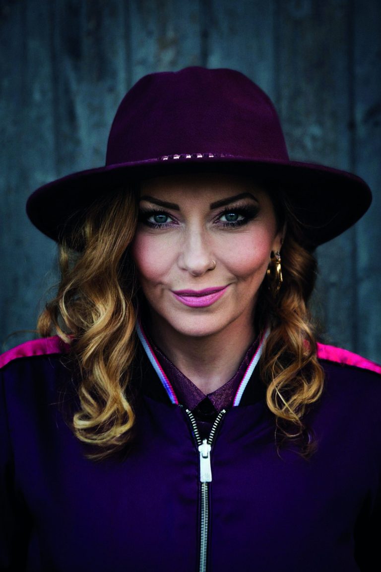 Anneke van Giersbergen – Heavy Strings
