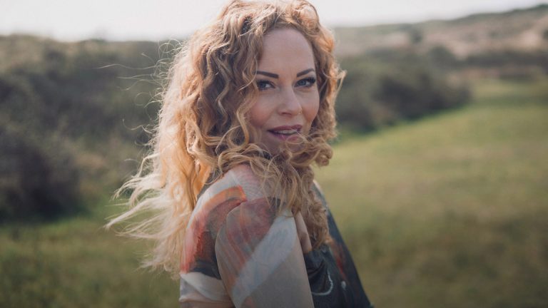 Anneke van Giersbergen